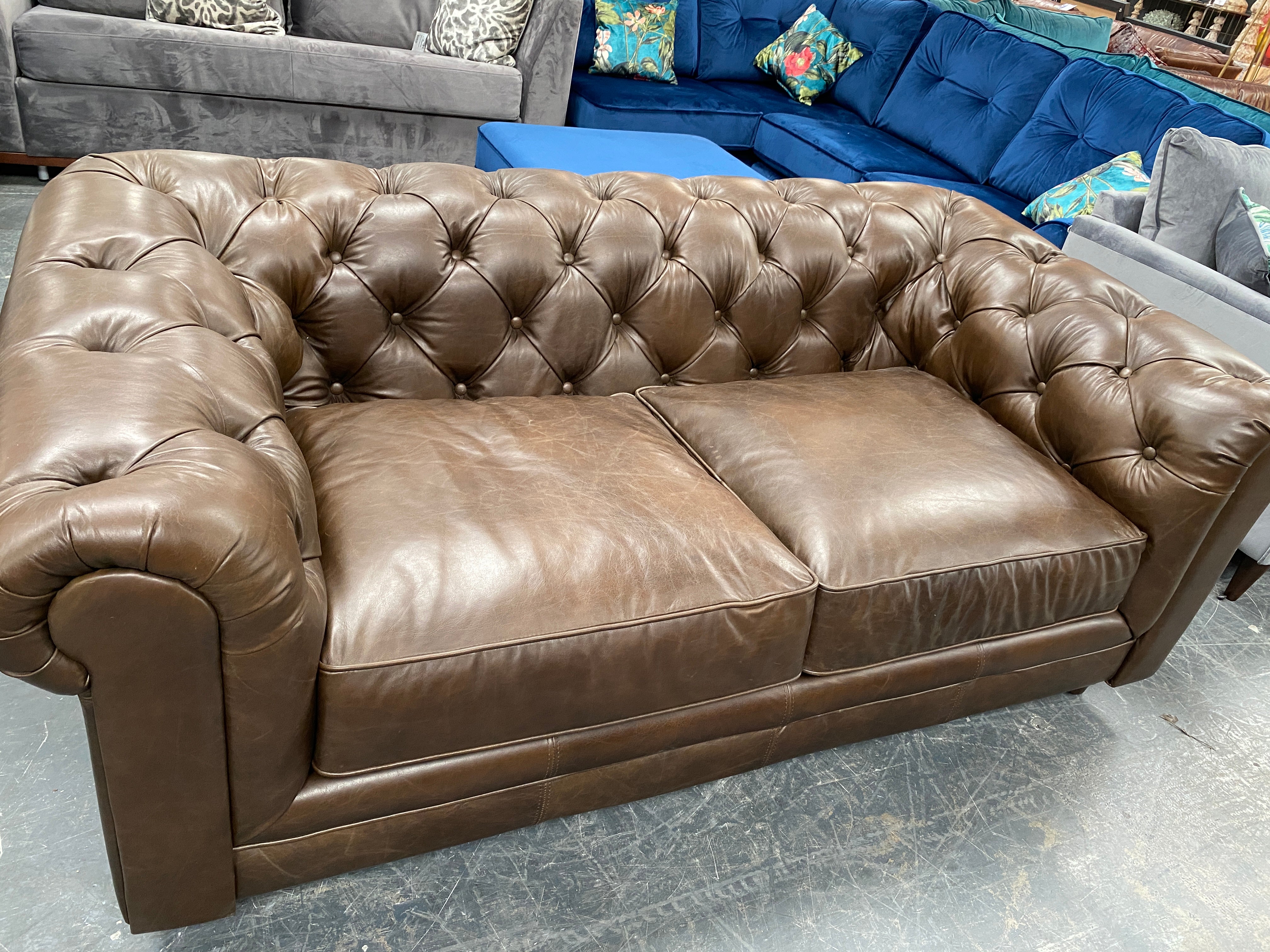 Halo Chesterfield Sofa from Top Secret Furniture